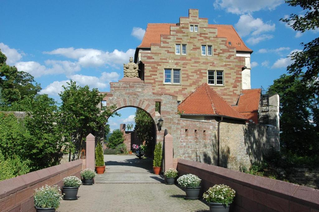 Schloss Neuburg Hotel มอสบาค ภายนอก รูปภาพ