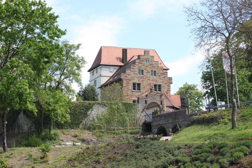 Schloss Neuburg Hotel มอสบาค ภายนอก รูปภาพ
